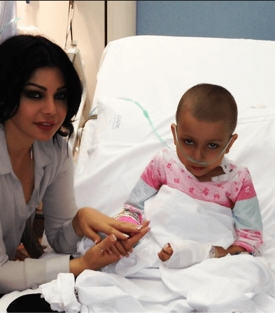 صور هيفاء وهبي تحقق حلم طفلة مصابة بالسرطان