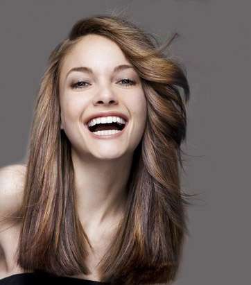 قصة مميزة للشعر الطويل مع الغرة الجانبية القصيرة