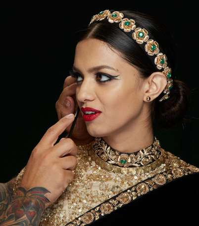  صور خبير مكياج دانيال باور