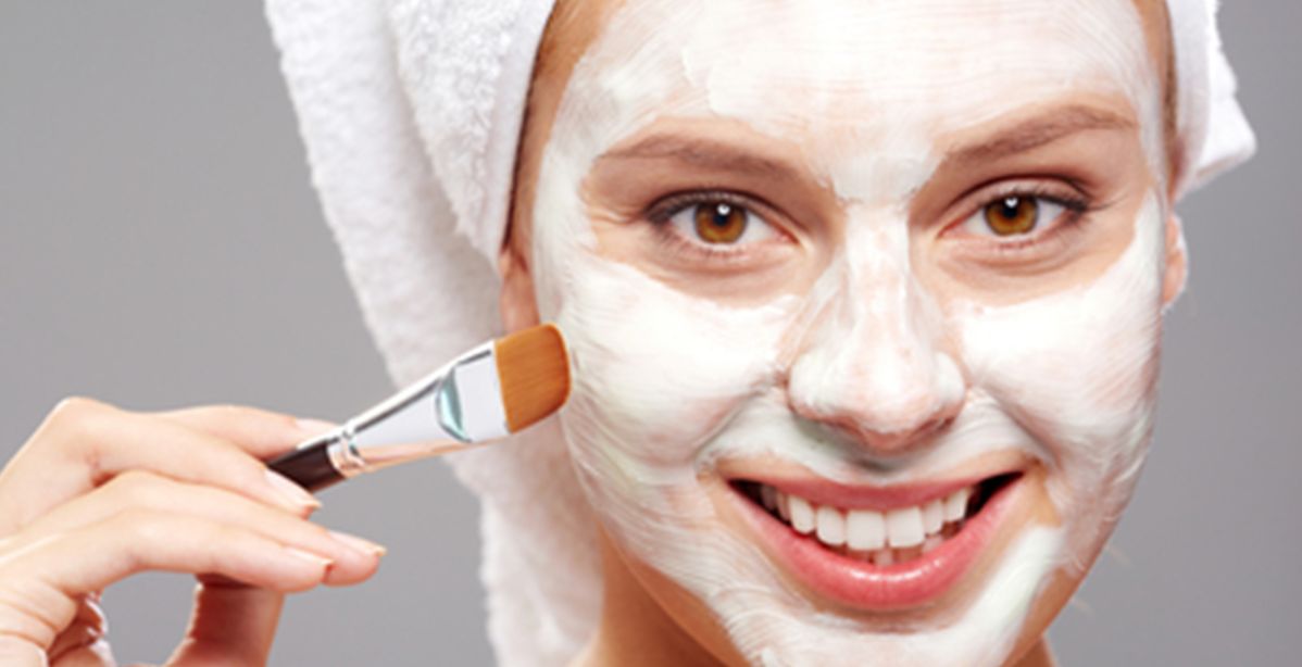 ماسك للوجه بالزبادي واهم فوائده للبشرة