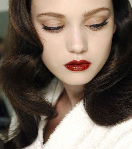 البشرة البيضاء المائلة إلى الشحوب 