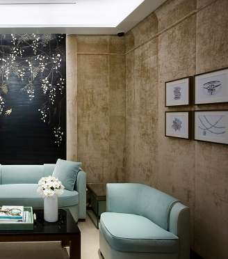 أجواء من الراحة والخصوصية في صالون Tiffany & Co في دبي