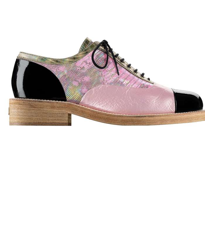حذاء Derbies باللون الزهري من CHANEL