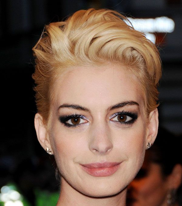 آن هاثاواي تكسر كلاسيكية أسلوبها