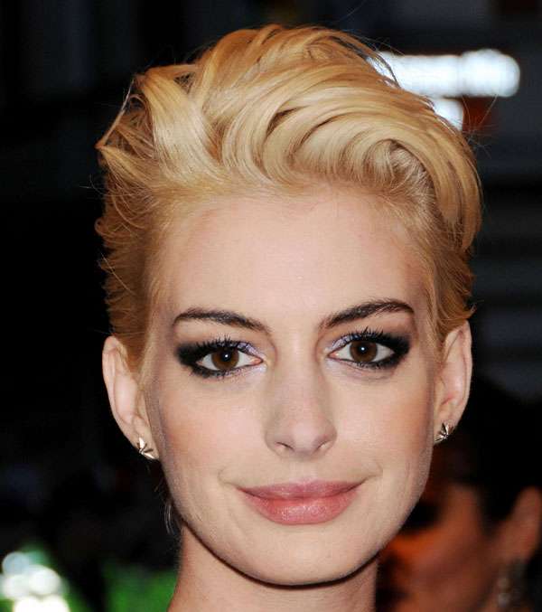 آن هاثاواي تكسر كلاسيكية أسلوبها