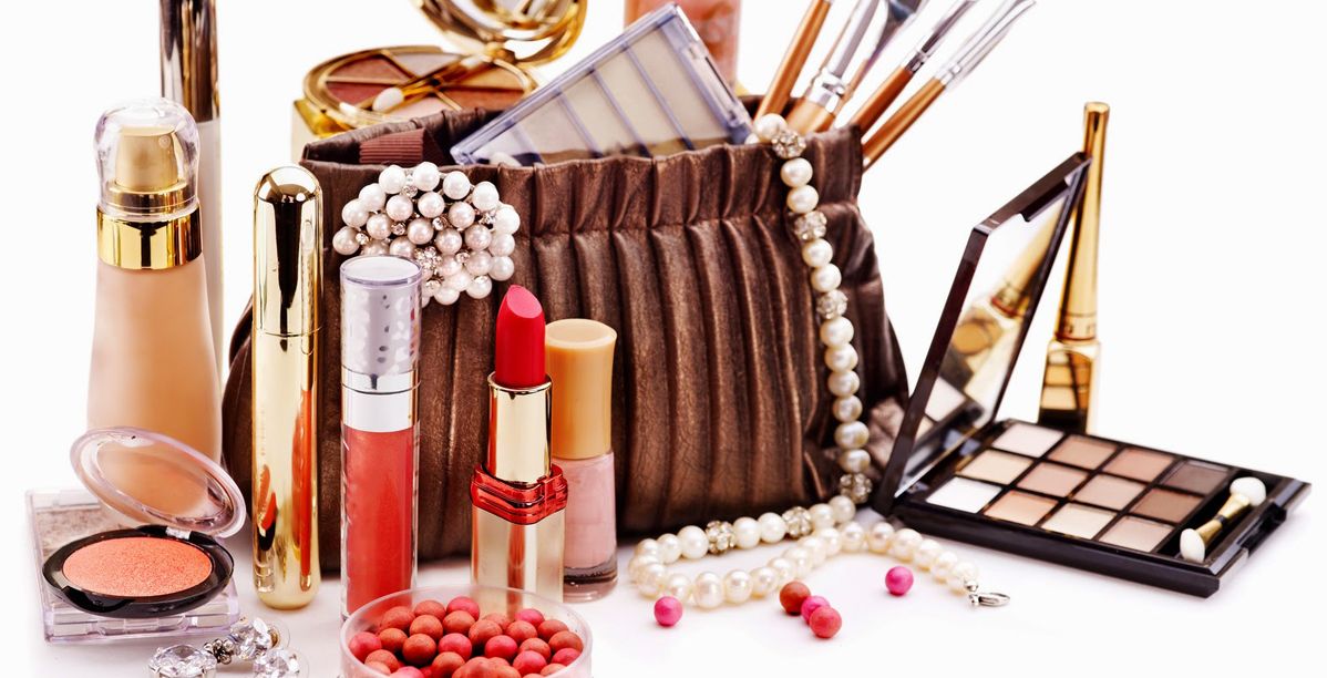 مستحضرات ماكياج لا تنفقي عليها أموالك