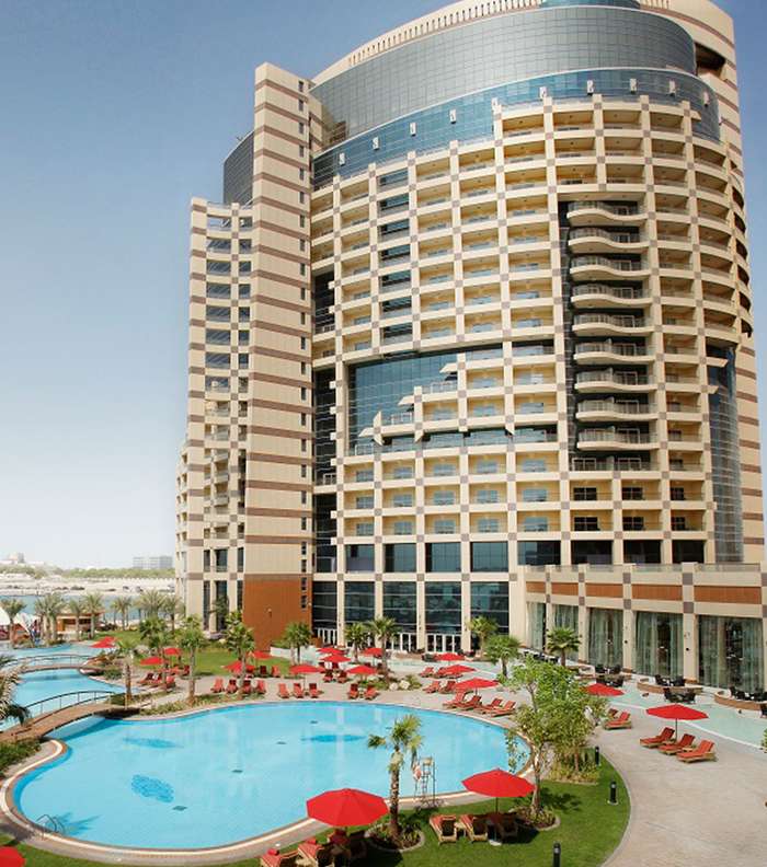 بالصور، ياسمينة تزور فندق خالدية بالاس ريحان من روتانا في أبو ظبي