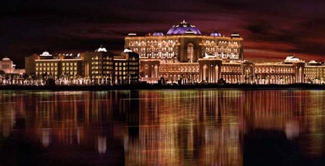 فندق "قصر الامارات" يحتفل بعيد الحب