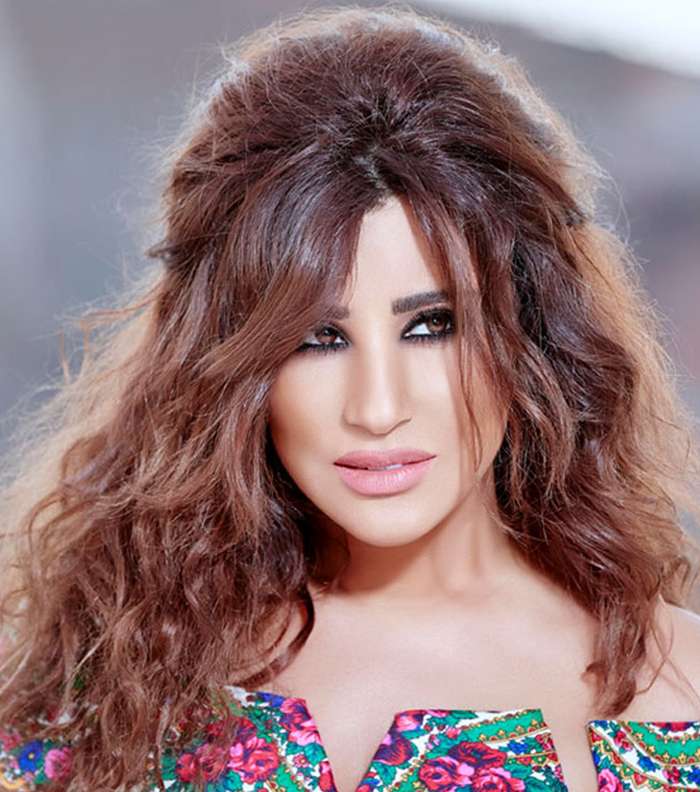 اليك شكل نجوى كرم الجديد