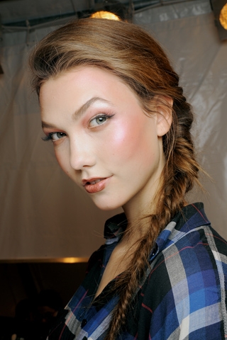 braids-dior-strong-makeup-26-11-2010