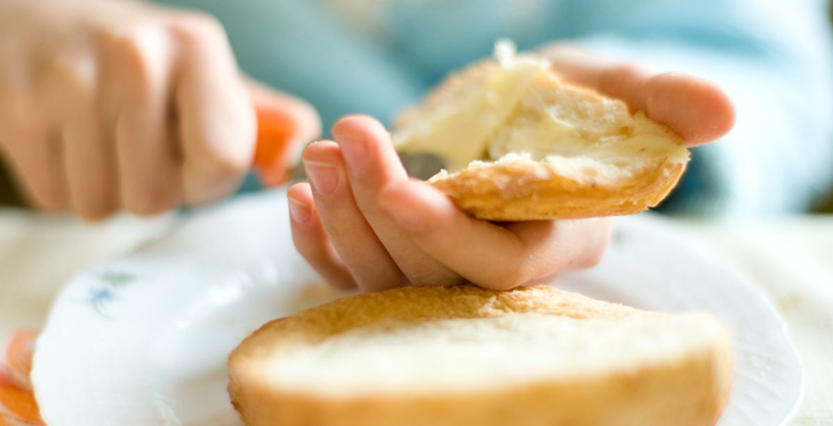 ضعي القليل من الخل على قطعة خبز واحصلي على هذه النتيجة