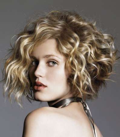 صور تسريحات تكسير للشعر القصير بموديلات مختلفة