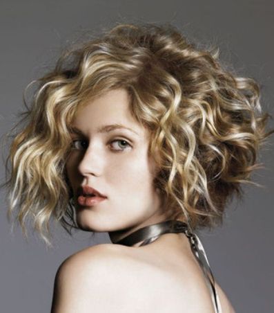 صور تسريحات تكسير للشعر القصير بموديلات مختلفة