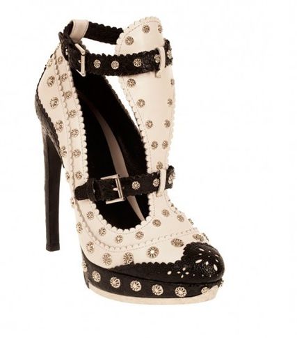 اختاري أحذيتك لشتاء 2013 من ألكسندر ماكوين