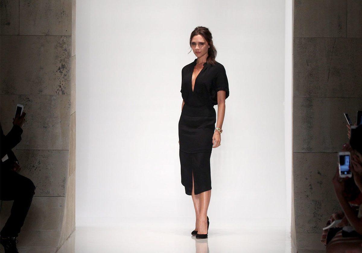 فيكتوريا بيكهام تقدم عرض ازيائها الاخير في نيويورك قبل الانتقال الى لندن