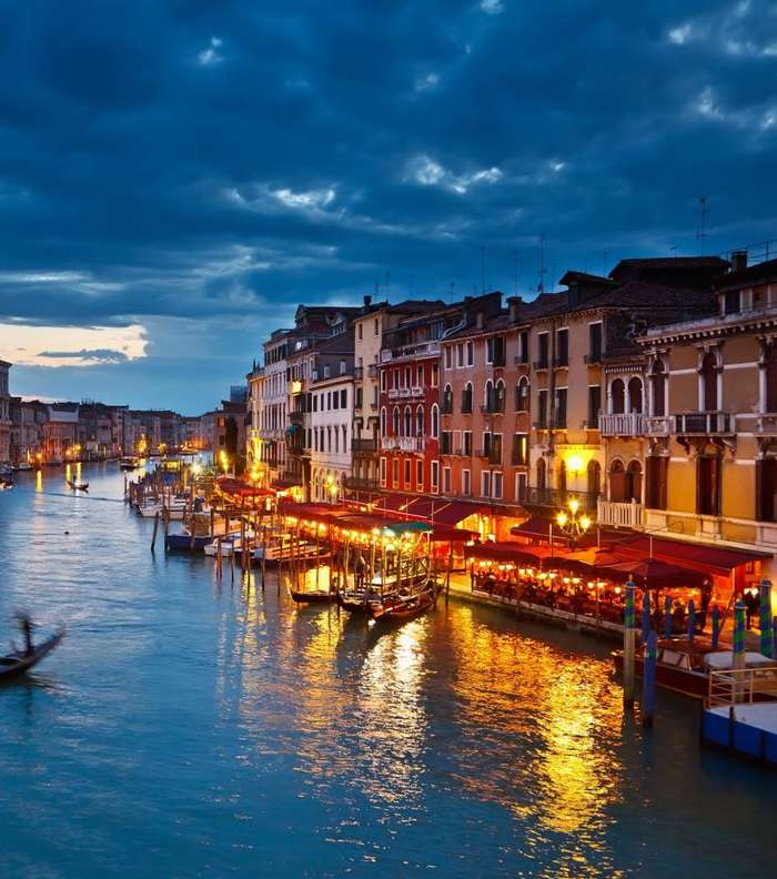 سافري إلى البندقية عاصمة الحب والرومنسية