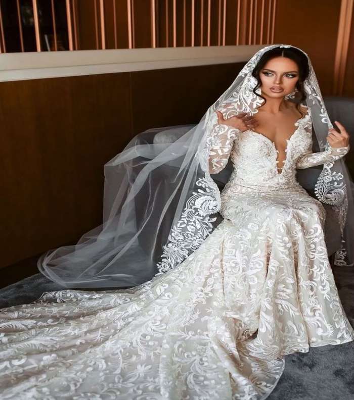 صور اجمل فساتين الاعراس في باكمام