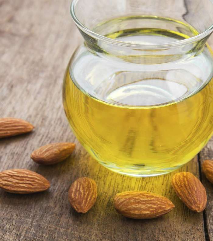 فوائد زيت اللوز للشعر