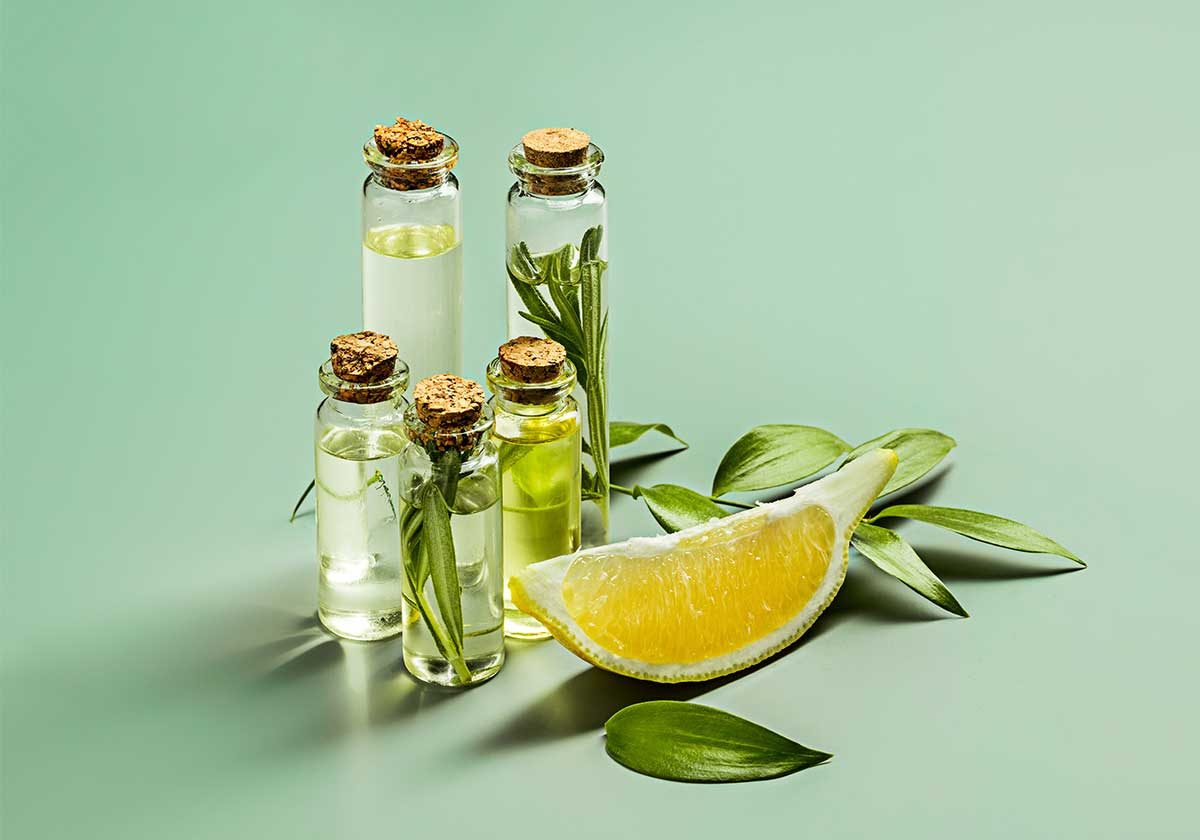 زيوت طبيعية تعزز شباب البشرة