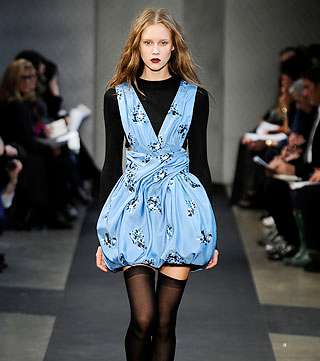 colorful-dress-with-black-blouse-Proenza-Schouler-strong-makeup-26-11-2010