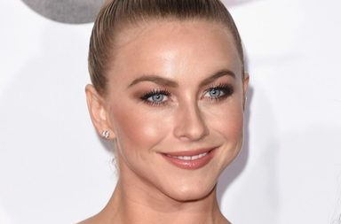 بالصور، صيحات شعر وماكياج النجمات في حفل People's Choice Awards 2016