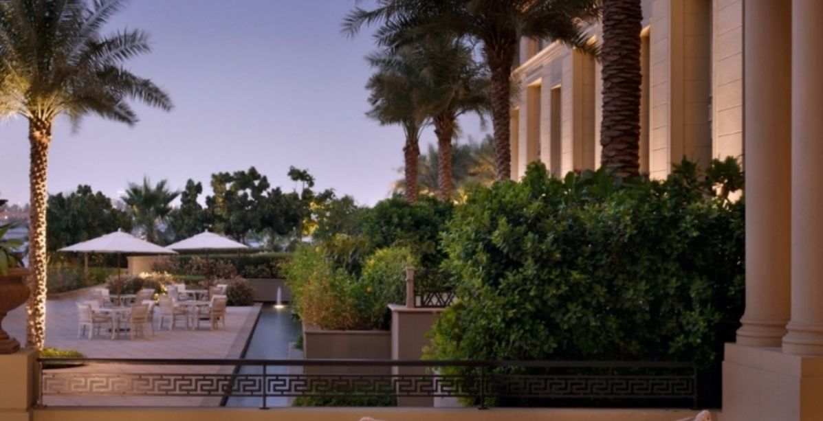 أجواء العيد المتألّقة تُخيّم على فندق بلازو ڤيرساتشي دبي