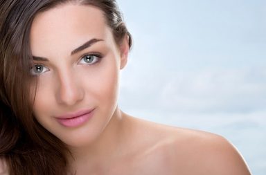 اخطاء تؤثر على البشرة في الصيف