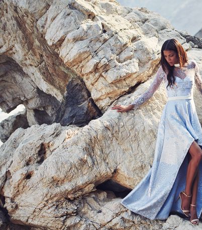 بالصور، إليك أبرز أزياء مادية الشارقي لشتاء 2015