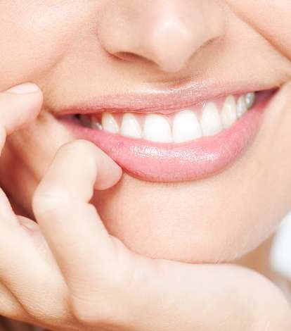 اللبن: لتبييض الأسنان كما البشرة