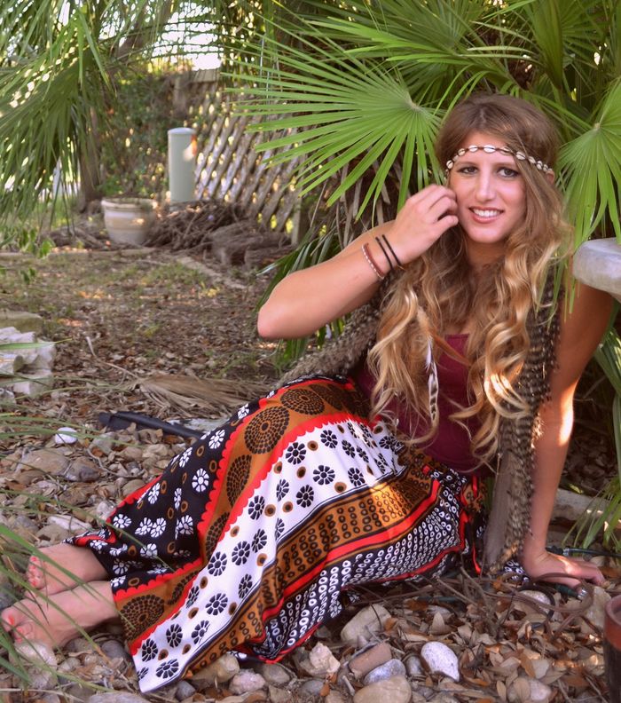 تألقي بالفساتين الطويلة الملوّنة