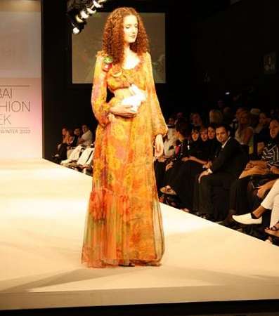 mariam-almazro-dubai-fashion-week-2010.JPG