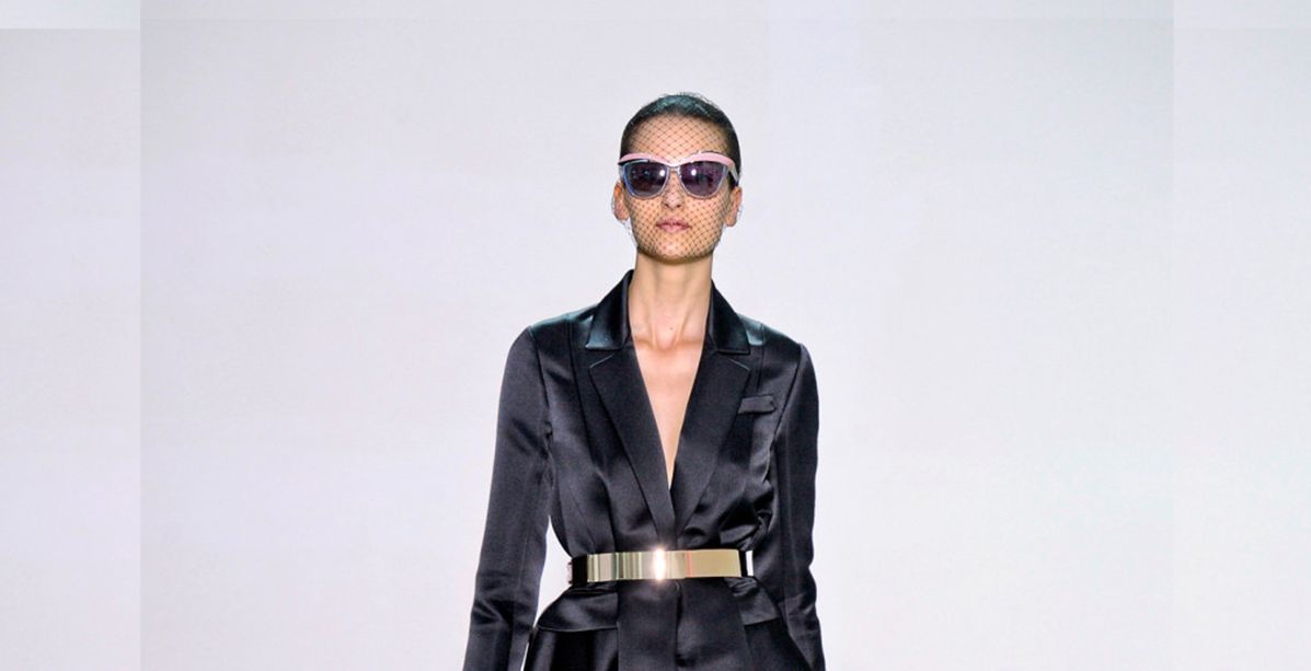 صيحات موضة تمنحك جسم الساعة الرملية