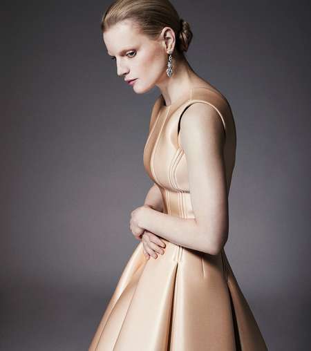 تصاميم مميّزة من توقيع Zac Posen من مجموعة ريزورت 2015
