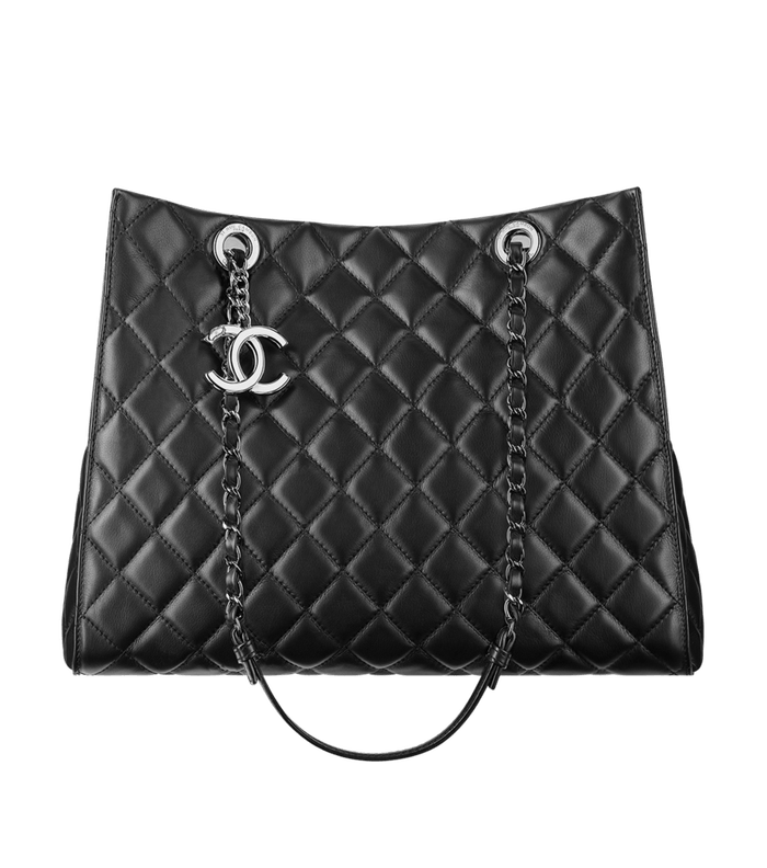 خزانتك تحتاج لشنطة كلاسيكية واحدة على الأقل من ماركة شانيل CHANEL