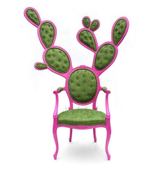 كرسي باللون الأخضر والزهريّ على شكل شجرة Cactus