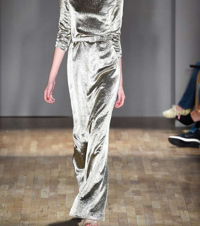 فساتين قطيفه باكمام طويله بالصور والموديلات