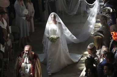 فساتين زفاف الملكة واميرات قصر باكينغهام تخفي الكثير من الاسرار