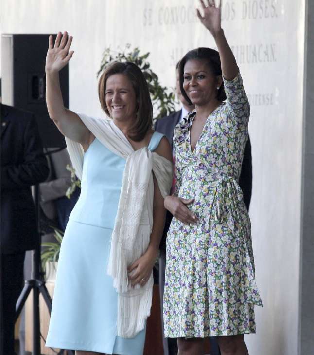 من النجمات اللواتي تألقن بفستان الـ Wrap، ميشيل أوباما
