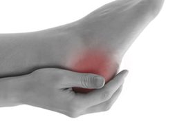 أبرز اسباب الام القدمين