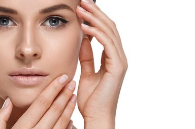فيديو المستحضر الجديد ﻿﻿﻿Black Rose Eye Contour Fluid﻿﻿﻿