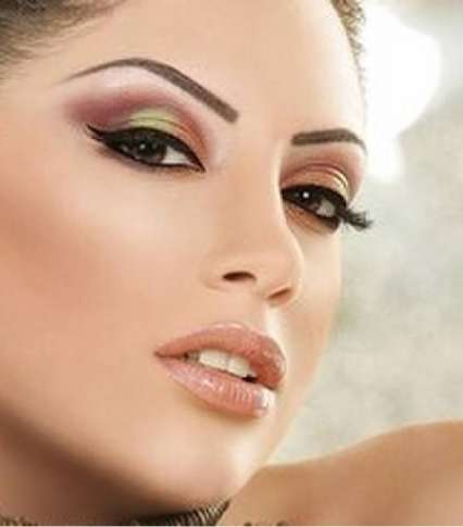    المكياج الفخم مع الظلال الملوّنة