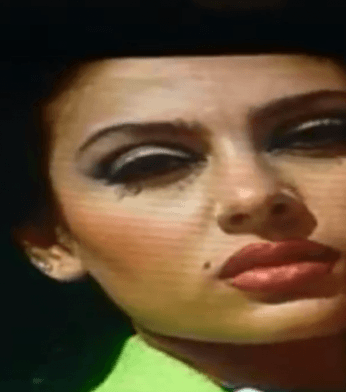 ألبوم صور هيفاء وهبي من الطفولة إلى النجومية