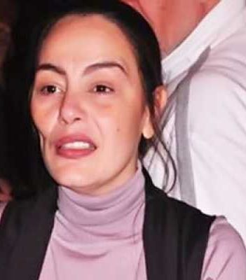 شيريهان في ميدان التحرير وآثار التعب ظاهرة على وجهها