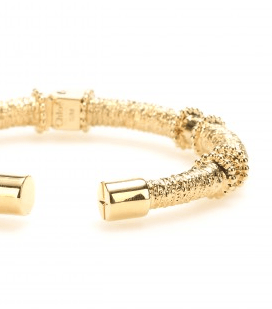 تالقي هذا الصيف سوار الكاحل من كلوي