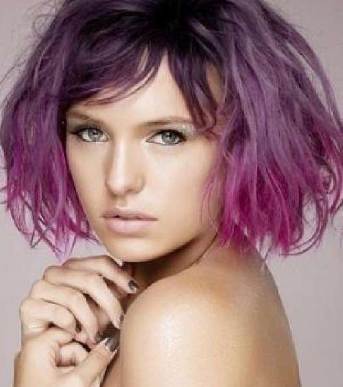 إمرأة الألوان بنظرهم جريئة، وقد تخيفهم!