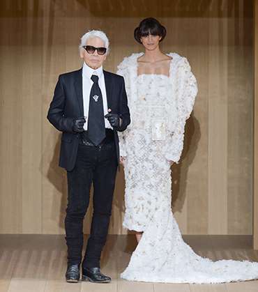 الأناقة والبساطة مع عروس CHANEL