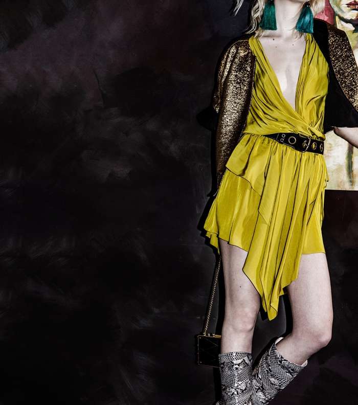 الفستان بقبة العنق المنخفضة من مجموعة لانفان Resort 2016