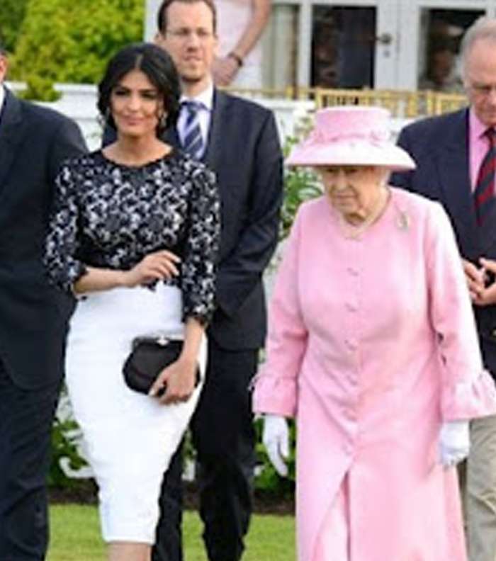 إستوحي إطلالة مميزة من موديلات وفساتين اميرة الطويل