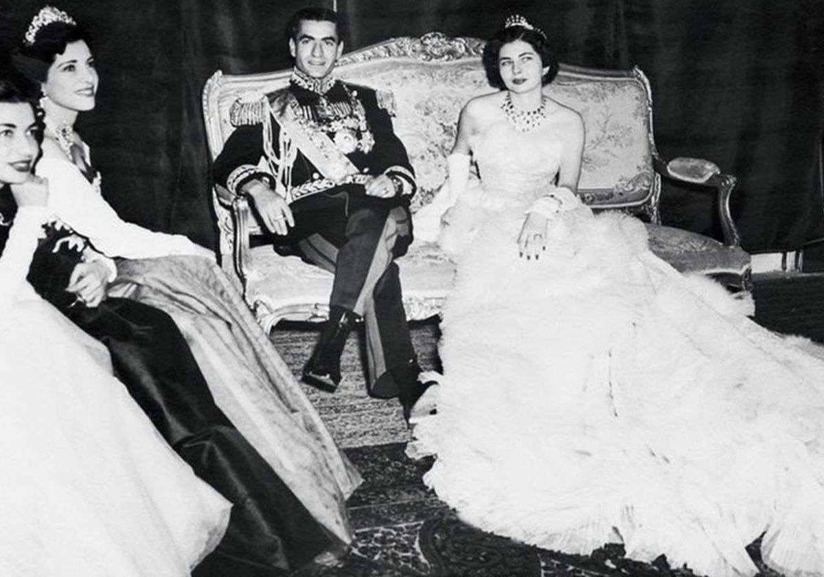 ثوب زفاف الأميرة بتوقيع كريستيان ديور 