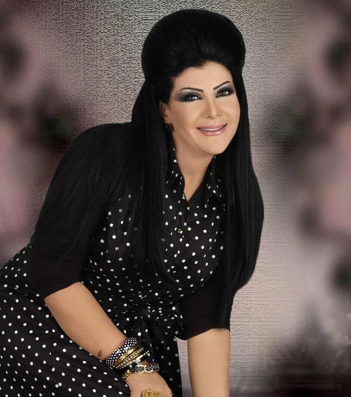 الهام الفضاله في خلال جلسة تصويرية